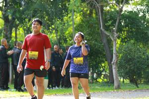 BIB: 1283, 1284
                            <button type="button" onclick="openModal(5125684)" class="btn btn-primary btn-sm float-right btn-popup" data-toggle="modal" data-target=".modal-high-quality">
                        <i class="fas fa-shopping-cart"></i> Add to Cart
                    </button>
                                            <button type="button" onclick="isThisMe(5125684, true)" class="btn btn-success btn-sm float-right btn-popup btn-isme hidden" data-toggle="tooltip" data-placement="bottom" title="นี่คือรูปของคุณใช่ไหม คลิกที่นี่เพื่อเอาเข้าอัลบั้ม">
                        <i class="fas fa-plus"></i> Add to album
                    </button>
                    <button type="button" onclick="isThisMe(5125684, false)" class="btn btn-warning btn-sm float-right btn-popup btn-isnotme hidden">
                        <i class="fas fa-ban"></i> Remove from album
                    </button>